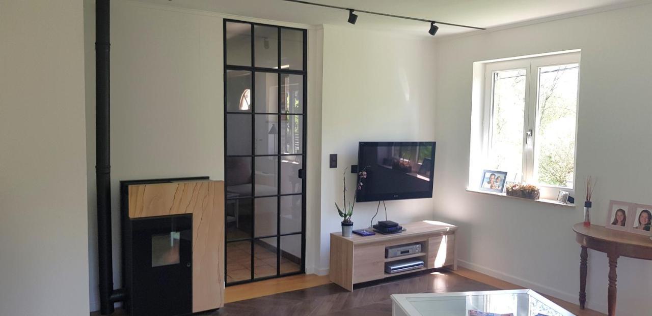 Tres Belle Villa 4 Facades Dans Quartier Vert Et Arbore - 5 Kms De Namur Kültér fotó