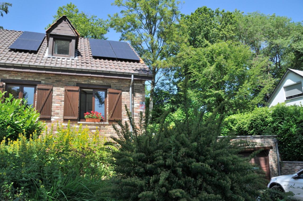 Tres Belle Villa 4 Facades Dans Quartier Vert Et Arbore - 5 Kms De Namur Kültér fotó